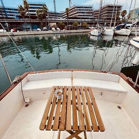 Hotel Stylish 80'S Fishing Boat Sant Adrià de Besòs Esterno foto