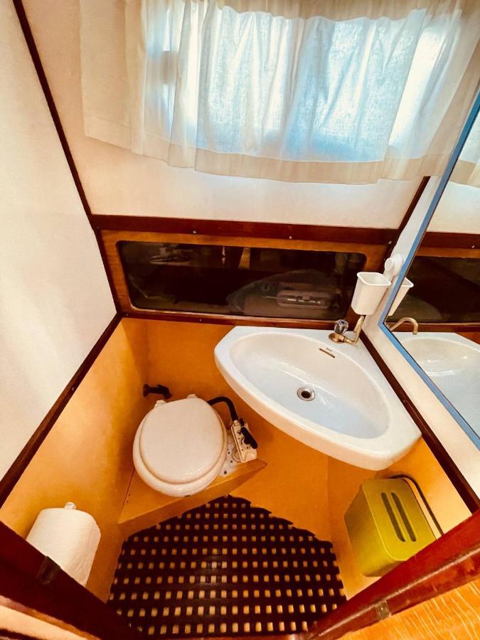 Hotel Stylish 80'S Fishing Boat Sant Adrià de Besòs Esterno foto